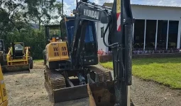 
										Mini-excavadora Hyundai completo									