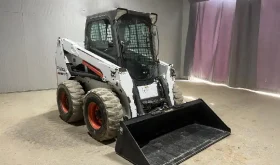 Minicargador Bobcat S630 año 2012