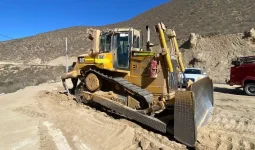 
										Bulldozer Caterpillar D6T año 2013 completo									