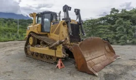 Bulldozer Caterpillar D8T año 2016