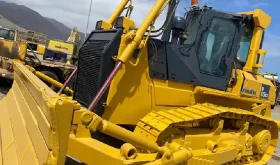 Bulldozer Komatsu D65EX-15 año 2010