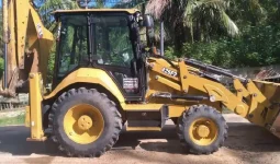 Retrocargador Caterpillar 426F2 año 2021