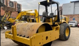 
										Vibrocompatador Caterpillar CS653D año 2002 completo									