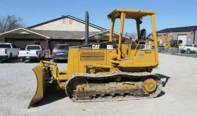 Bulldozer Caterpillar D5C año 2021