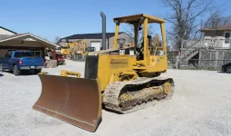 
										Bulldozer Caterpillar D5C año 2001 completo									