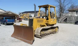 
										Bulldozer Caterpillar D5C III año 2001 completo									