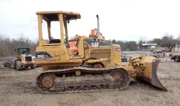 
										Bulldozer Caterpillar D5G XL año 2004 completo									