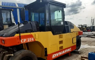 Compactador Neumático Dynapac CP274 año 2011
