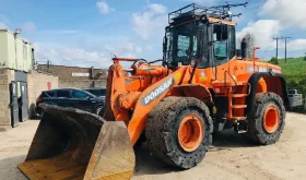 Cargador Doosan DL-300 año 2012