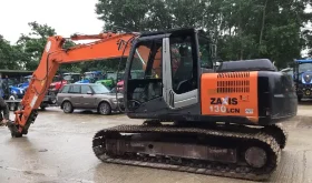 Excavadora Hitachi ZX130 LC año 2010