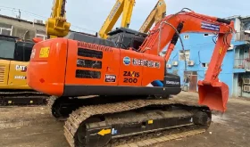 Excavadora Hitachi ZX 200 año 2020