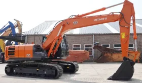 Excavadora Hitachi ZX220LC año 2022