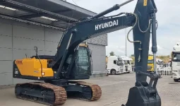 
										Excavadora Hyundai R210 año 2023 completo									