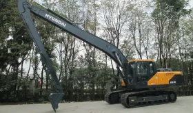 Excavadora Hyundai R215 VS año 2023 Long Reach