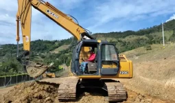 
										Excavadora John Deere 120C año 2005 completo									