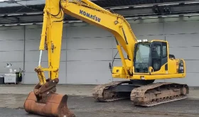 Excavadora Komatsu PC210LC-8 año 2012