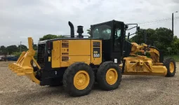 
										Motoniveladora Komatsu GD555 año 2013 completo									