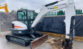 Mini-excavadora Bobcat E45 año 2019