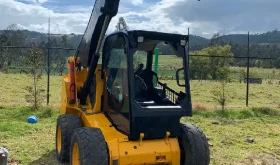 Minicargador JCB 225 año 2014