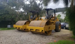 
										Vibro-compactador Caterpillar CS533E año 2008 completo									