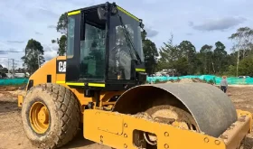 Vibrocompactador Caterpillar CS533 año 2012