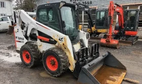 Minicargador Bobcat S650 año 2011