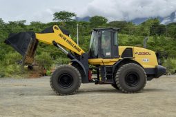 
										Cargador New Holland 230D año 2016 completo									