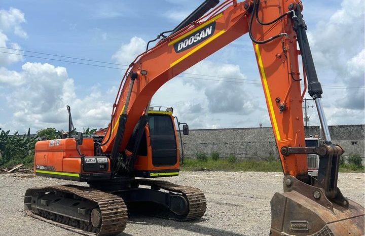 
								Excavadora Doosan DX225 LCA año 2019 completo									