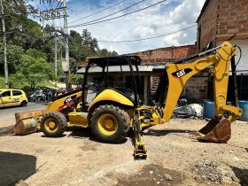 Retrocargador Caterpillar 416E año 2008