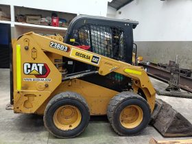 Minicargador Caterpillar 236D3 año 2020