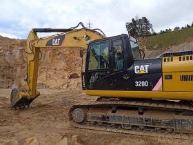 Excavadora Caterpillar 320DL año 2019