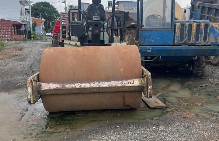 
								Vibrocompactador Ingersoll Rand SD70 año 2000 completo									