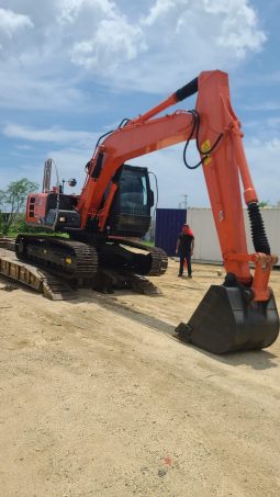 
										excavadora Hitachi ZX120-3 año 2018 completo									