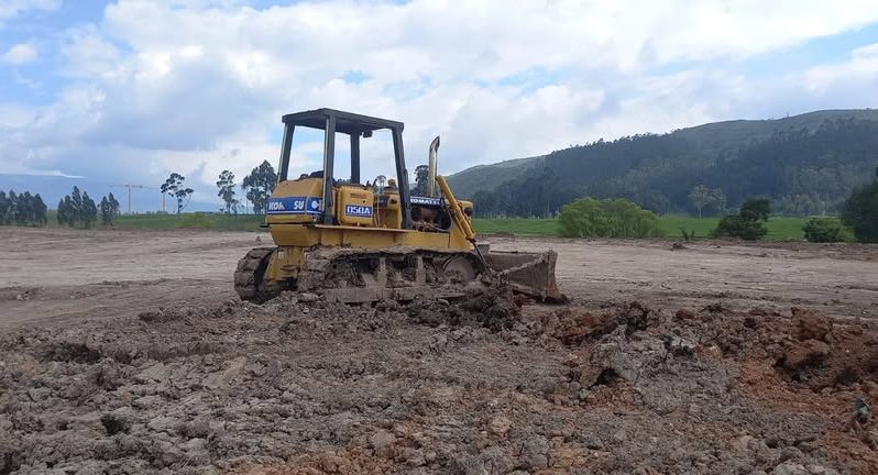 
								Bulldozer Komatsu D50 año 1980 operativo buen precio. Haz una oferta completo									