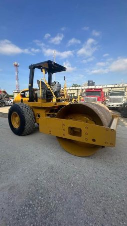 
										Vibrocompactador Caterpillar CS533E año 2012 horas 8556 papeles al dias completo									