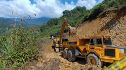 
										Dumper Fuera de Carretera Volvo A25C excelente estado Venta alquiler completo									