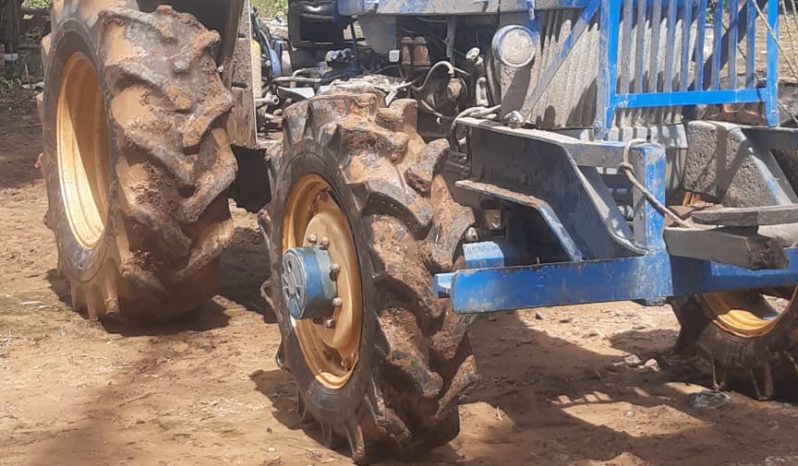 
								Tractor Ford  6610 año 1987 4×4 excelente estado disponibilidad inmediata completo									