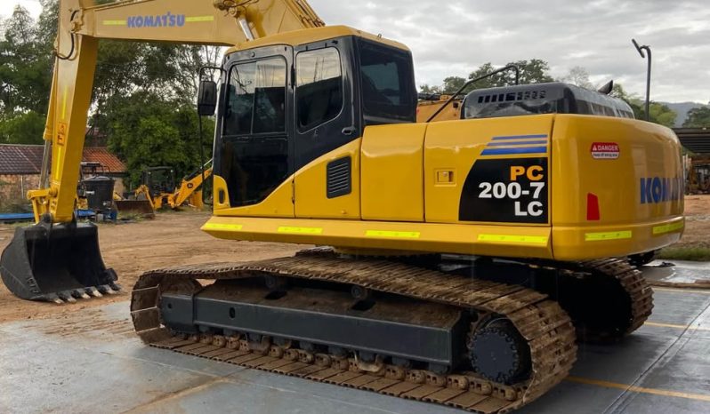 
								Excavadora Komatsu PC200-7 año 2005 completo									