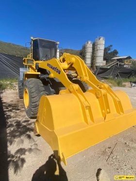 Cargador Komatsu WA320-5l año 2005