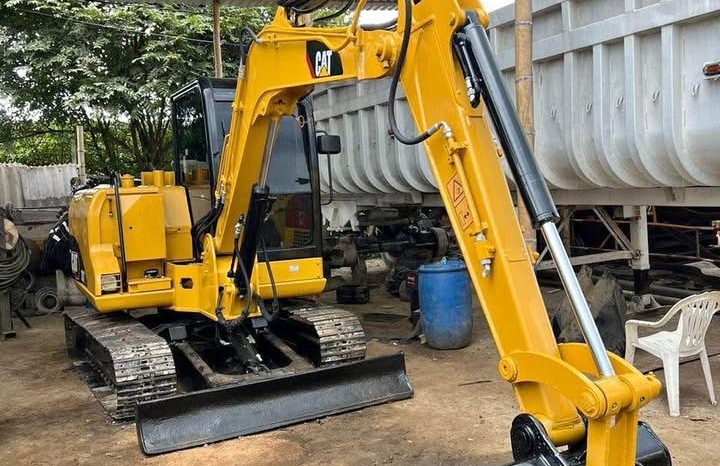 
								Excavadora Caterpillar 307 año 2011 Horas 7600 Rodaje 70% ubicacion Colombia completo									