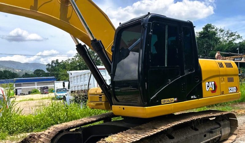 
								Excavadora Caterpillar 320D año 2017 horas 14300 completo									