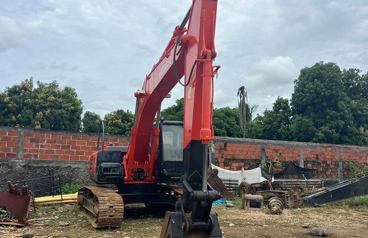 
								Excavadora Hitachi ZX200 año 2005 ubicacion Caucacia Colombia completo									