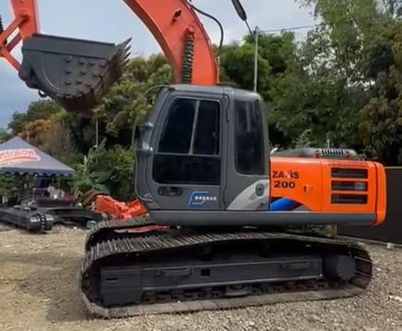 
								Excavadora ZX200 año 2016 Horas 7000 Linea humeda Ubicacion Colombia completo									