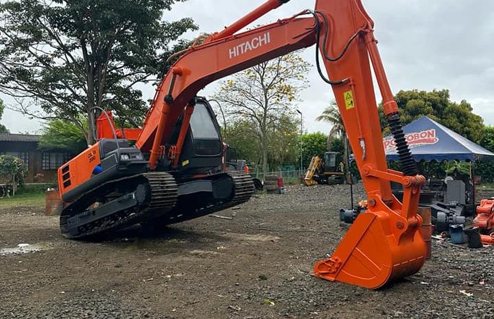 
								Excavadora ZX200 año 2016 Horas 7000 Linea humeda Ubicacion Colombia completo									