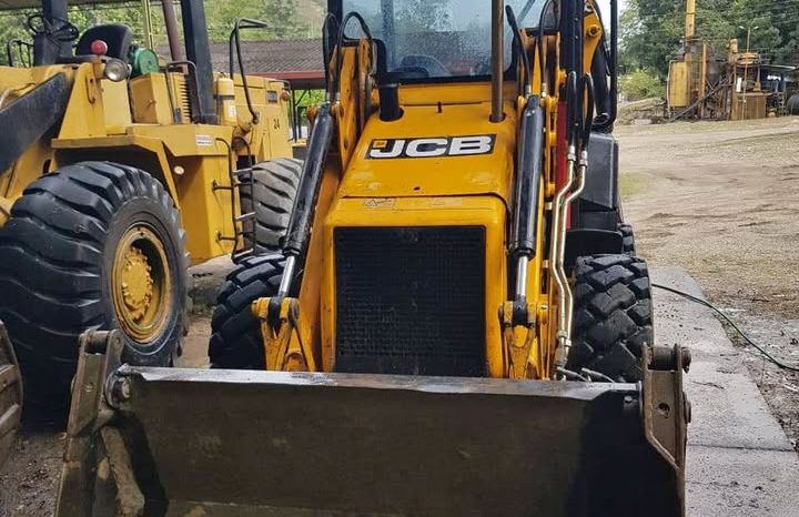 
								Miniretroexcavadora JCB 1CX año 2015 horas 2360 US$37800 EXW completo									