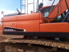 Excavadora Doosan DX225 LCA año 2015 Horas 10000 disponibilidad Trabajo Inmediato