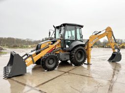 Retroexcavadora Case 770EX-4WD año 2024 horas 4  Ubicacion Europa € 42.500  EXW