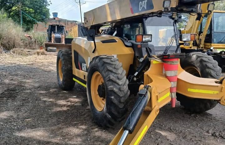 
								Telehander Caterpillar 642C año 2014 alcance 13 mtr cap. 3 ton ubicacion Colombia US$ 47200 EXW completo									