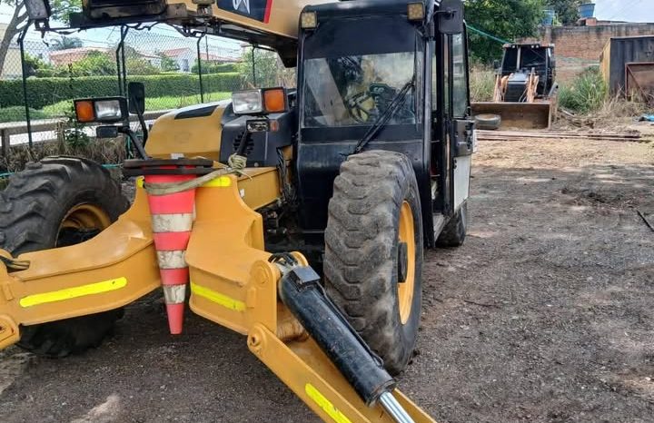 
								Telehander Caterpillar 642C año 2014 alcance 13 mtr cap. 3 ton ubicacion Colombia US$ 47200 EXW completo									