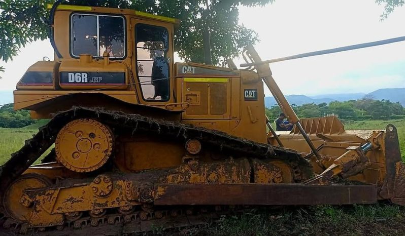 
								Bulldozer Caterpillar D6R LHP año 1996 rodamiento como nuenvo Horas 4000  US$60.000 EXW completo									
